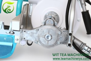 Ochiai/Kawasaki KOMATSU Gasoline Engine Tea Leaf Harvesting Machine ZC-4C-Z